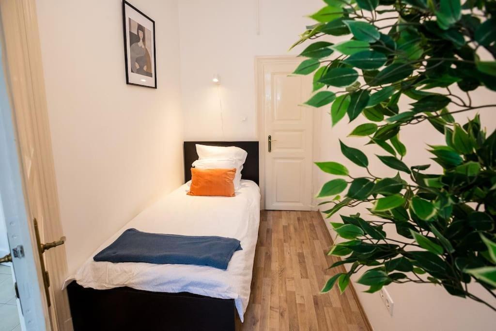 Opera Apartment Budapest With Three Bedroom W Ac Budapeste Exterior foto