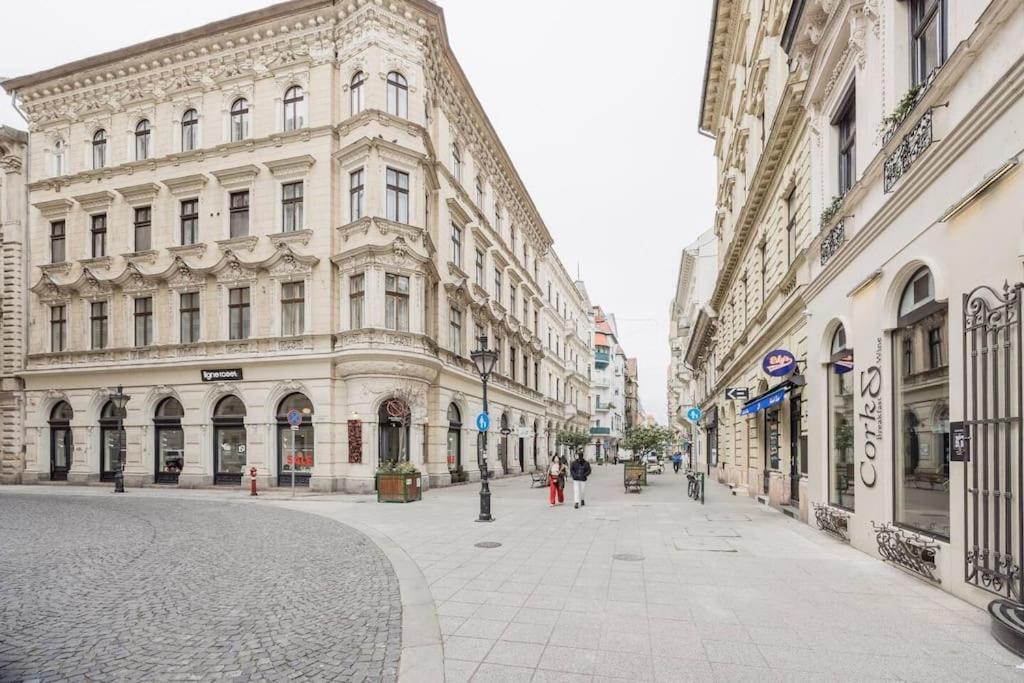 Opera Apartment Budapest With Three Bedroom W Ac Budapeste Exterior foto