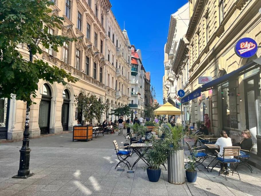 Opera Apartment Budapest With Three Bedroom W Ac Budapeste Exterior foto